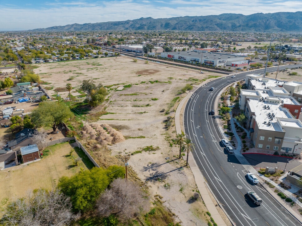 Proximity on 7th Street in Phoenix, AZ - Building Photo