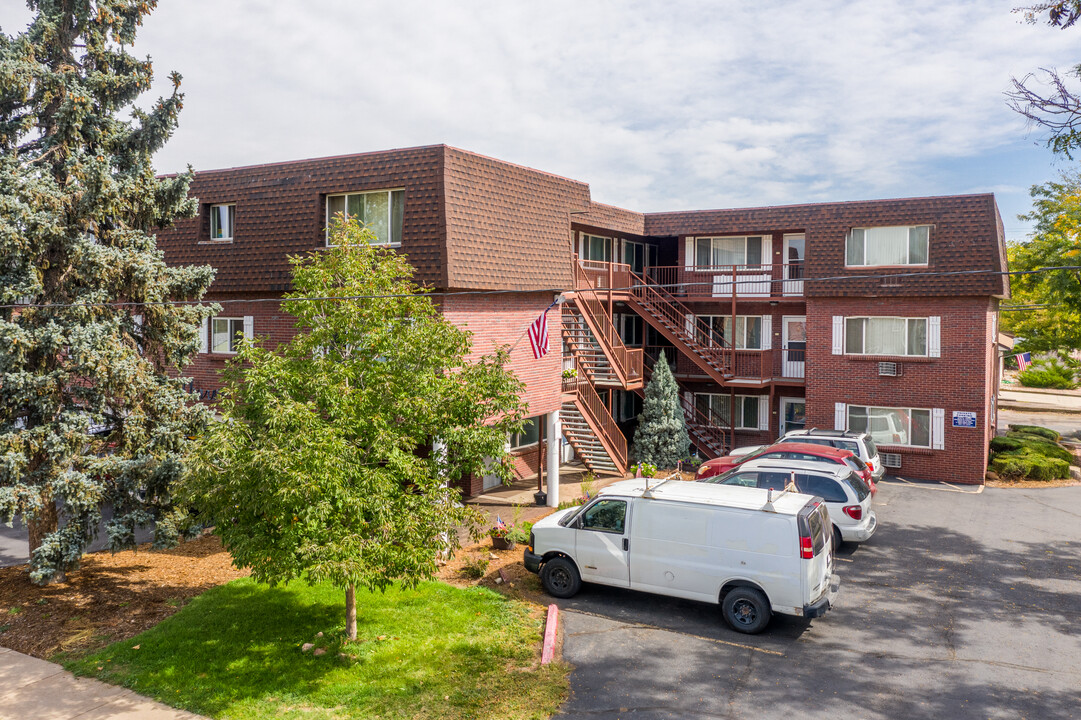 Hawthorne Apartments in Englewood, CO - Building Photo