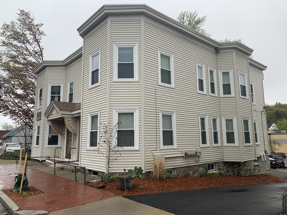 1287 Massachusetts Ave, Unit 1 in Arlington, MA - Foto de edificio