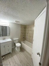 190 Santa Clara Dr in Naples, FL - Building Photo - Building Photo