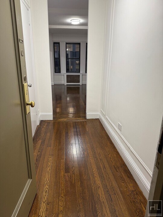 AMAZING 1 BR APARTMENT! WON’T LAST!! in New York, NY - Building Photo