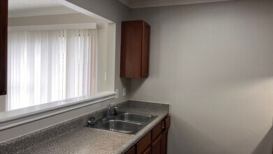 10018 Sunset Pl in San Antonio, TX - Building Photo - Building Photo