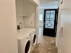 1109 S La Peer Dr-Unit -1109 Downstairs in Los Angeles, CA - Building Photo - Building Photo