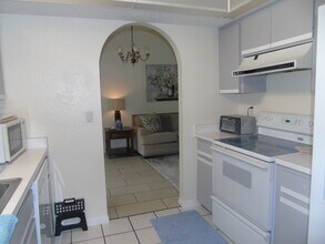 21522 Beaverton Ave in Port Charlotte, FL - Foto de edificio - Building Photo