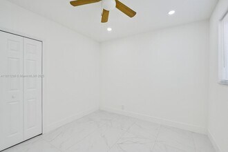 105 NW 14th Way in Dania Beach, FL - Building Photo - Building Photo