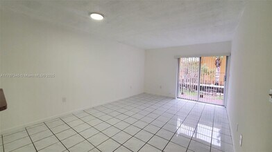 1008 NW 45th Ave in Miami, FL - Building Photo - Building Photo