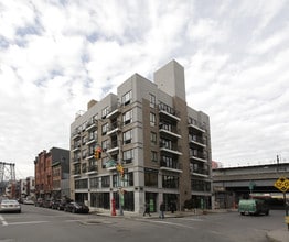 400 Bedford Ave in Brooklyn, NY - Building Photo - Building Photo
