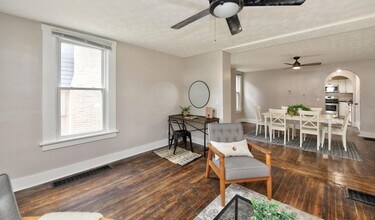 1517 Hawthorne Ave in Columbus, OH - Foto de edificio - Building Photo