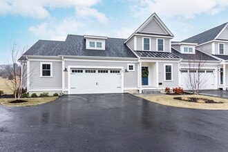 85 E Main St in Hopkinton, MA - Building Photo - Building Photo