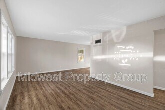 216 Graham Rd in Florissant, MO - Building Photo - Building Photo