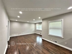 1095 Longshore Dr in Decatur, GA - Building Photo - Building Photo
