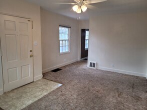 530 W 10th St N in Newton, IA - Building Photo - Building Photo
