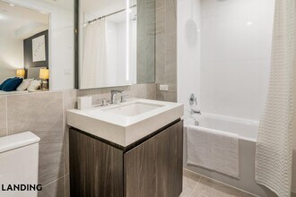 8511 15th Ave NW in Seattle, WA - Foto de edificio - Building Photo