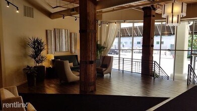 360 W Illinois St-Unit -#205 in Chicago, IL - Building Photo - Building Photo