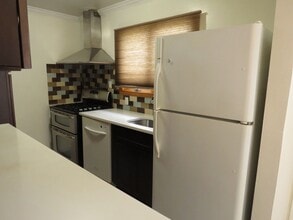 5 Manetto Dr in Plainview, NY - Building Photo - Building Photo