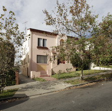 133 N Kenmore Ave in Los Angeles, CA - Building Photo - Building Photo