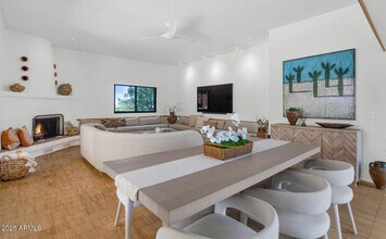 9447 E Calle De Valle Dr in Scottsdale, AZ - Building Photo - Building Photo