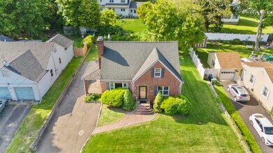 2478 Old Town Rd in Bridgeport, CT - Foto de edificio - Building Photo