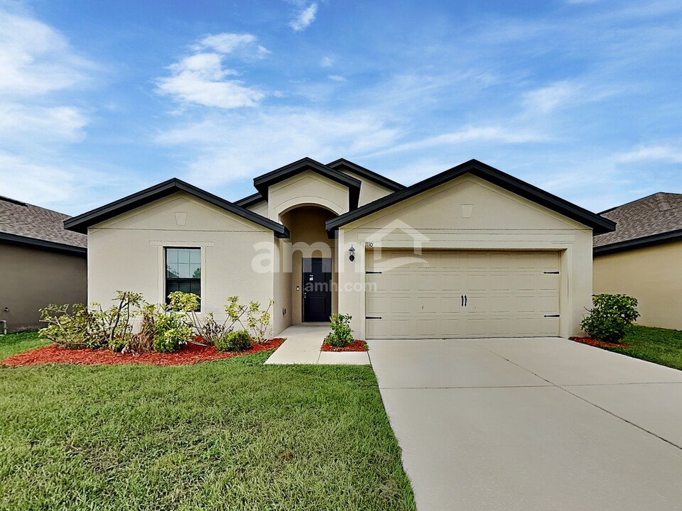 1110 Brenton Leaf Dr in Ruskin, FL - Building Photo