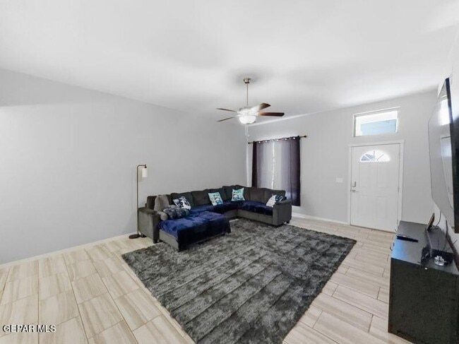 13828 Summer Story Ave in Horizon City, TX - Building Photo - Building Photo