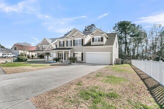 7478 Hawks Cir in Hanahan, SC - Building Photo - Building Photo