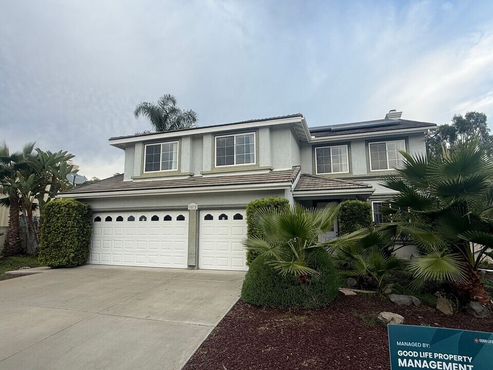 1872 Autumn Ln in Vista, CA - Building Photo