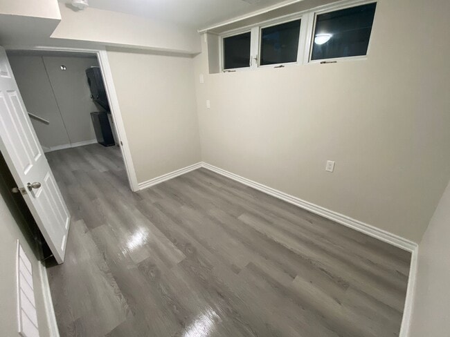 35 Amberley Dr in Toronto, ON - Building Photo - Building Photo