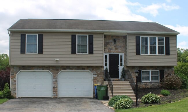 property at 100 Jonathan Way N