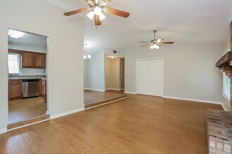 3709 Foxcroft Rd in Jacksonville, FL - Building Photo - Building Photo