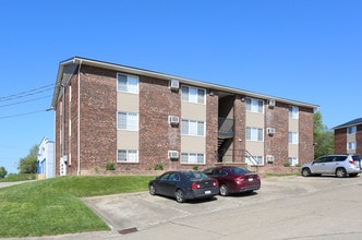 Main Street Apartments in Hurricane, WV - Building Photo - Building Photo