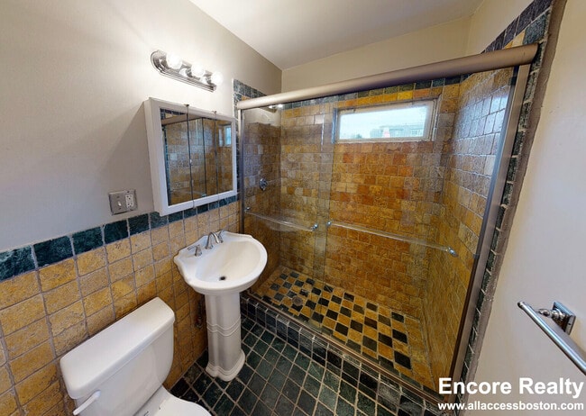 56 Hancock St, Unit 6 in Cambridge, MA - Foto de edificio - Building Photo