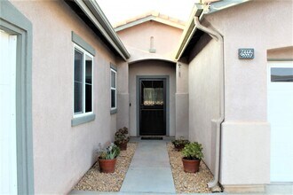 25556 Cedar River Ct in Menifee, CA - Building Photo - Building Photo