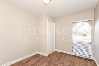 5627 W Sunnyslope Ln in Glendale, AZ - Building Photo - Building Photo