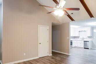 7007 Golden Spike Dr in Mint Hill, NC - Foto de edificio - Building Photo