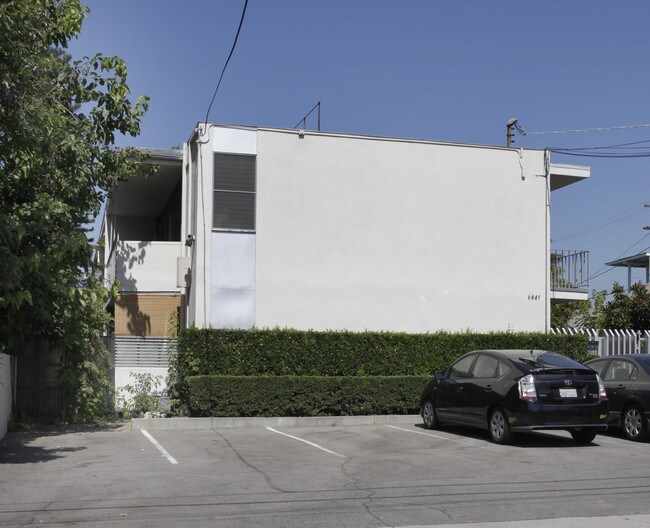 6847 Radford Ave in North Hollywood, CA - Building Photo - Building Photo