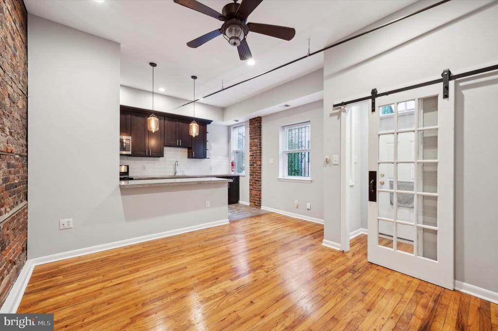 522 S 13th St-Unit -1ST FLOOR in Philadelphia, PA - Building Photo