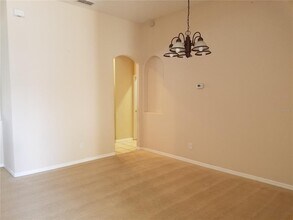 8715 Cambridge Pointe Ln in Orlando, FL - Building Photo - Building Photo