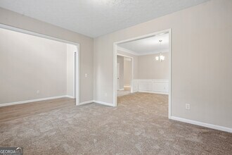 2040 Village Green Dr in Fairburn, GA - Building Photo - Building Photo