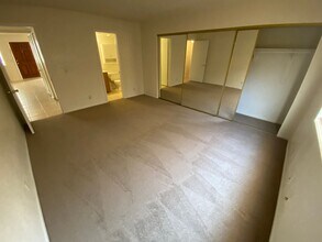 1320 Pinto Rock Ln in Las Vegas, NV - Building Photo - Building Photo