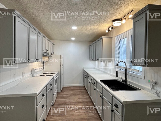 721 Terrace Ave in Marinette, WI - Building Photo - Building Photo