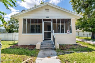 1018 W 23rd St in Jacksonville, FL - Building Photo