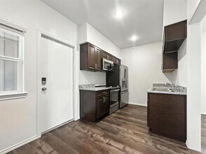 11226 Park Central Pl in Dallas, TX - Building Photo - Building Photo