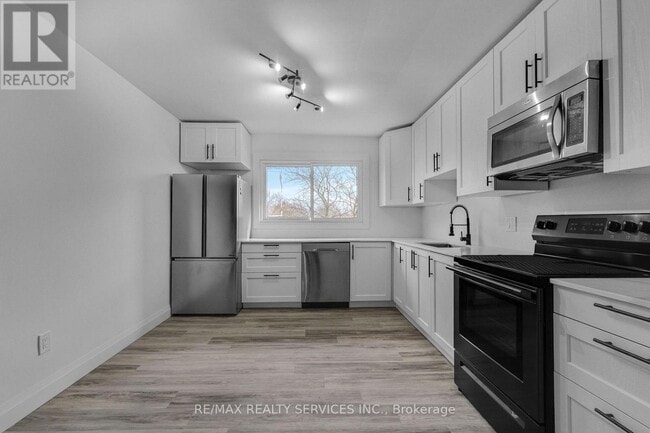 358 Grey St in Brantford, ON - Building Photo - Building Photo