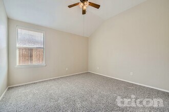 13129 Padre Ave in Fort Worth, TX - Foto de edificio - Building Photo