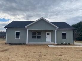 115 Heath Ln in Winchester, TN - Building Photo