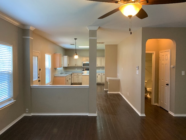 11911 Dudleston in San Antonio, TX - Foto de edificio - Building Photo