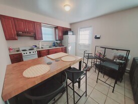 71 Josephine Evaristo Ave, Unit 2 in Greenwich, CT - Building Photo