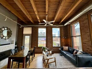 616 W Fulton St in Chicago, IL - Building Photo - Building Photo
