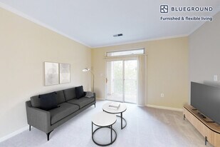 2350 26th Ct S, Unit SI FL4-ID8510A in Arlington, VA - Building Photo