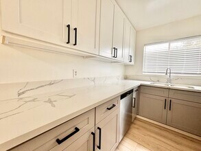 10208 Regent St in Los Angeles, CA - Building Photo - Building Photo
